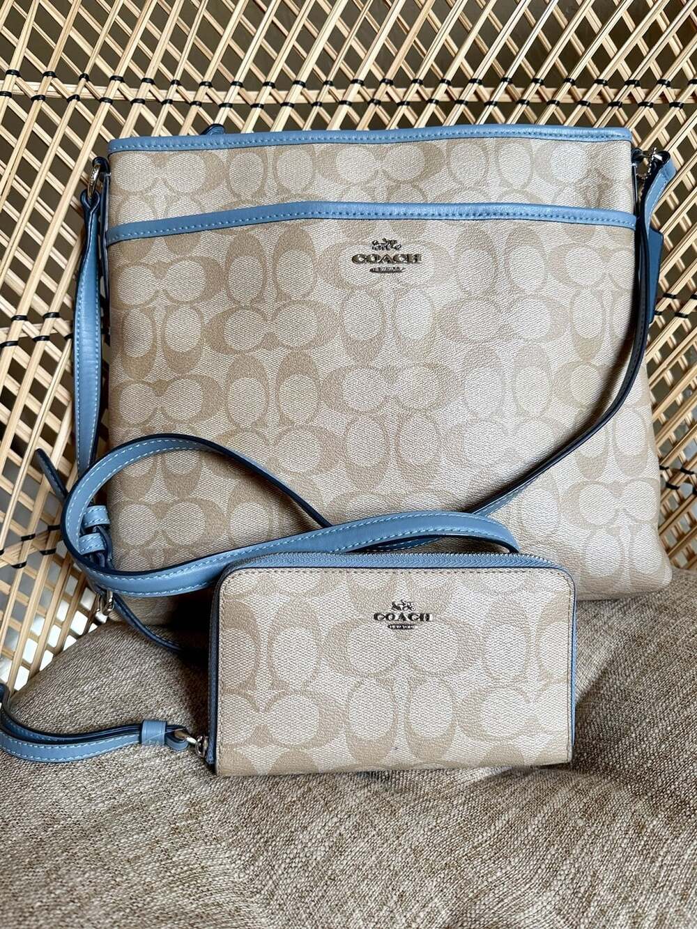 Coach Signature Crossbody Bag And Wallet Set